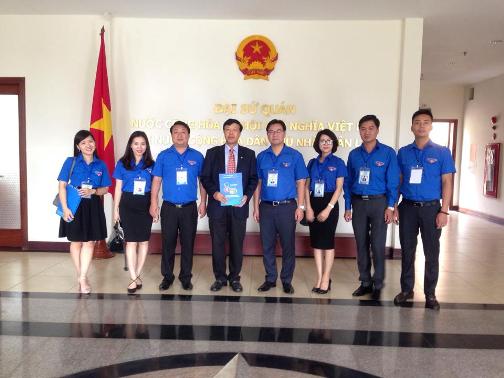 Đoàn TN Hà Nội chào xã giao Đại sứ quán Việt Nam tại Viêng Chăn